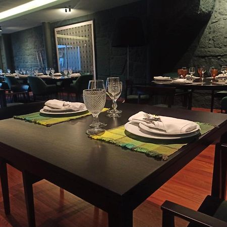Hotel Vila Luena Vila Verde  Buitenkant foto