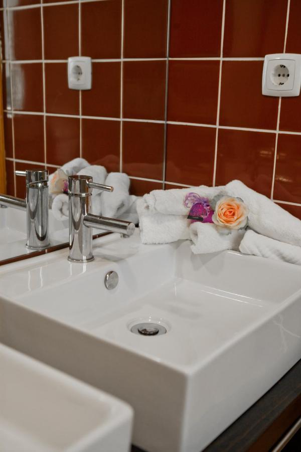 Hotel Vila Luena Vila Verde  Buitenkant foto